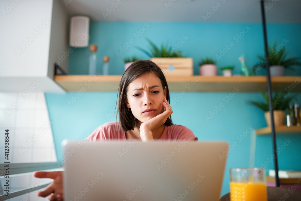 AdobeStock_412938544_Preview broken budget